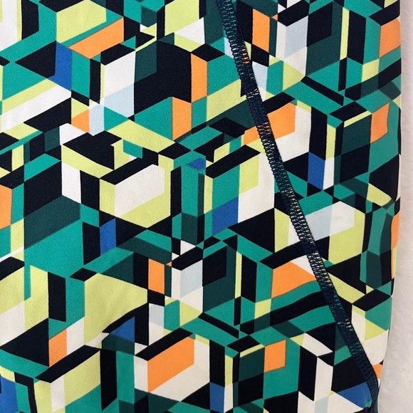 LOT OF 2 - Sweaty Betty Power 9" Biker Shorts Sz S 4/6 Green/Red Geo Maze Print - Picture 14 of 15